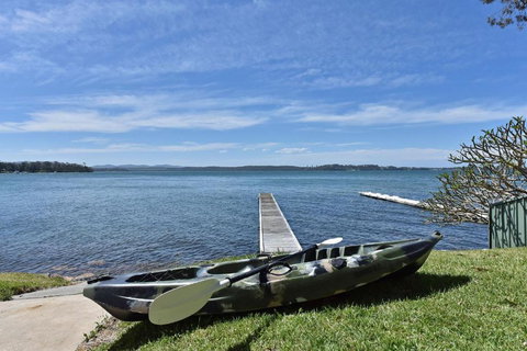 New Property Silverwater Serenity Shores Absolute Waterfront On The Lake - Accommodation Burleigh 1