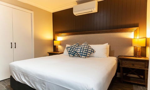 Nightcap At Archer Hotel - Accommodation Burleigh 1
