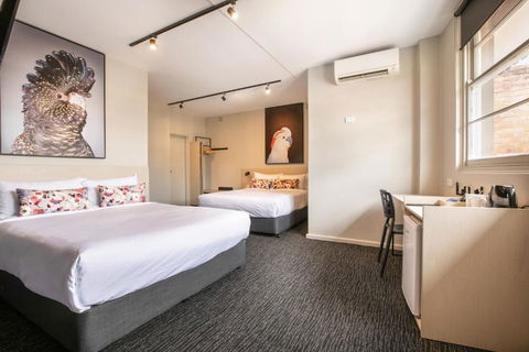 Nightcap At The Charles Hotel - Accommodation Burleigh 1
