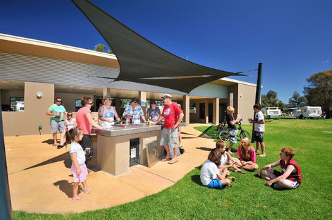 NRMA Eastern Beach Holiday Park - Accommodation Burleigh 2