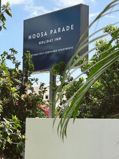 Noosa Parade Holiday Inn - Accommodation Burleigh 2