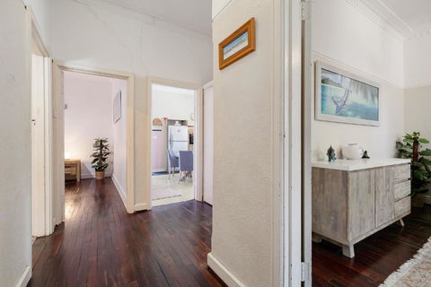 North Beach Cottage By Swan Bnb Management - Accommodation Burleigh 3
