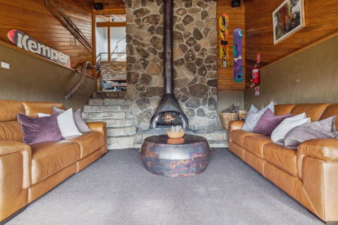 Nowhere Lodge - Accommodation Burleigh 3