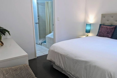 Ocean Villa - Accommodation Burleigh 2