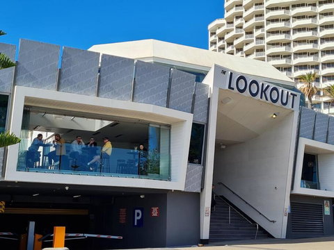 Oceanic Escape 50m To Beach - Accommodation Burleigh 3