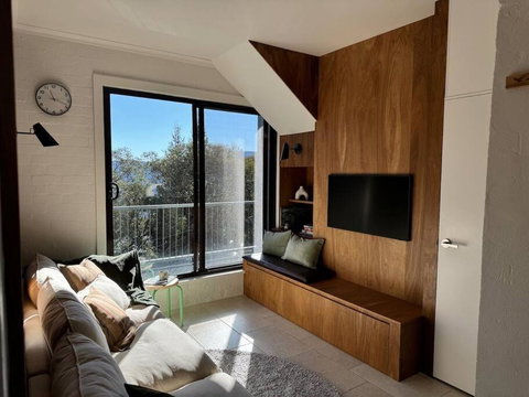 One Cedarwood - Petite Challet Falls Creek - Accommodation Burleigh 0