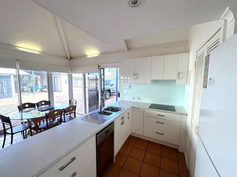 Osprey Holiday Village Unit 123 - Accommodation Burleigh 2