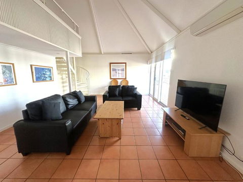 Osprey Holiday Village Unit 123 - Accommodation Burleigh 3
