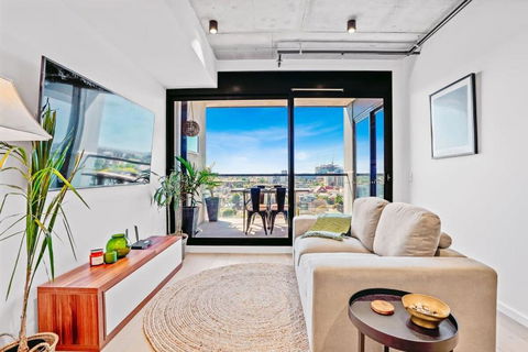 Ovation - New Footscray Apt W Parking & Pool - Accommodation Burleigh 0