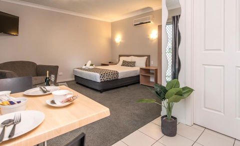 Pacific Coast Motel - Accommodation Burleigh 1