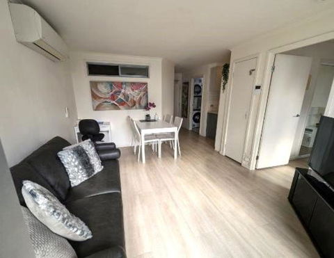 Onsite Parking, Self Check-in - Accommodation Burleigh 0