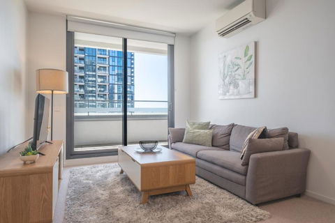 Panoramic Views 2br With Pool And Free Carpark - Accommodation Burleigh 0