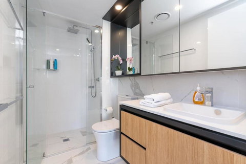 Park Avenue Apt In The Heart Of The City - Accommodation Burleigh 3