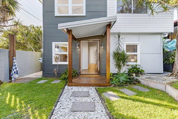 Palm Beach Villa Gold Coast with Accommodation Burleigh