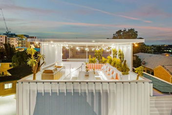 Palm Paradise: Luxury Villa Escape By The Beach with Accommodation Burleigh