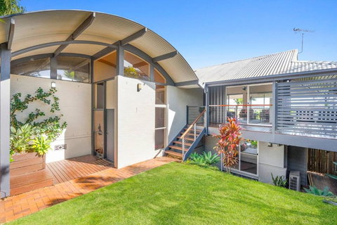 Paradise Palms - Resort Retreat With Panoramic Views - Accommodation Burleigh 2