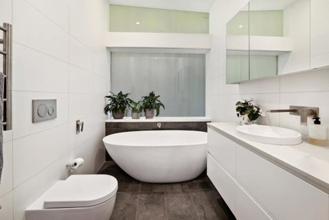 Paradise Villa - Pittwater Views - Accommodation Burleigh 2