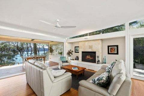 Paradise Villa - Pittwater Views - Accommodation Burleigh 3