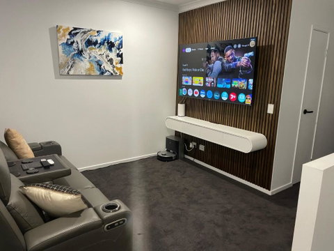 Peaceful Paradise - Accommodation Burleigh 2