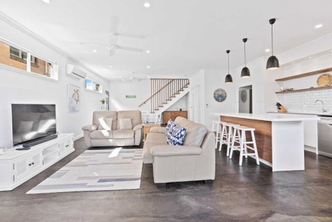 Perfect Palm Beach Townhouse - Hosted By Burleigh Letting - Accommodation Burleigh 3