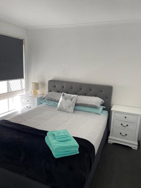 Pets Welcome Central And Convenient - Accommodation Burleigh 3