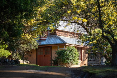 Poets Ode Featuring The Donkey Shed Theatre - Accommodation Burleigh 0
