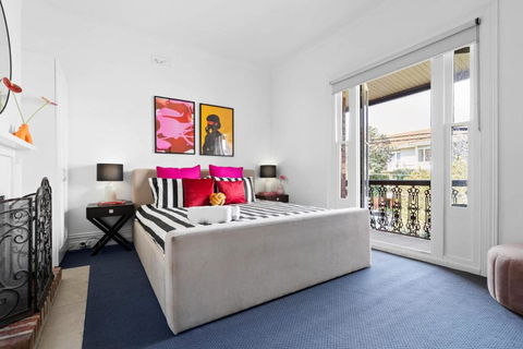 Port Paradiso - Accommodation Burleigh 3