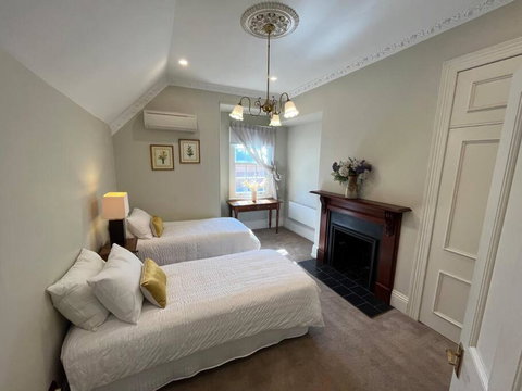 Porters Cottage Oasis - Accommodation Burleigh 2