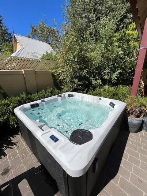 Porters Cottage Oasis - Accommodation Burleigh 1