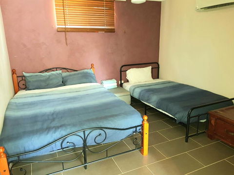 Quiet 2 Bedroom Farm House - Accommodation Burleigh 2