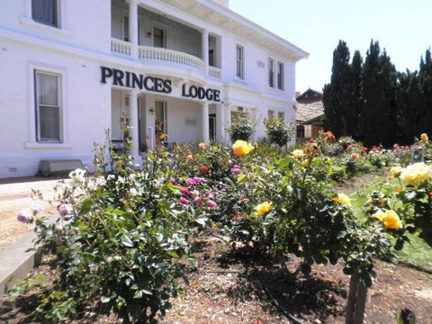 Princes Lodge Motel - Accommodation Burleigh 0