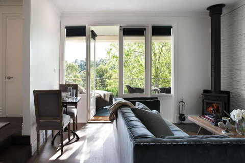 Provence Spa Villa 2 - Accommodation Burleigh 3