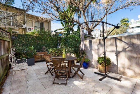 Pyrmont Self-Contained Terrace House (64 BUL) - Accommodation Burleigh 2