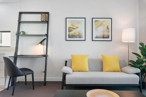 Quattro Apartments - Accommodation Burleigh 3