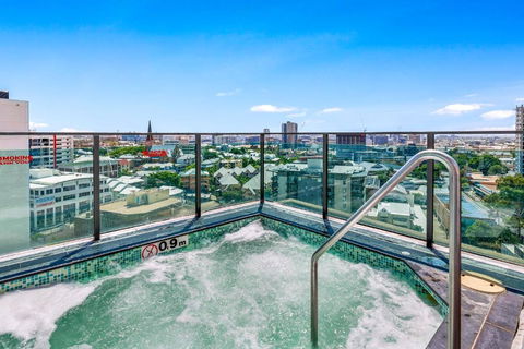 Quattro Apartments - Accommodation Burleigh 0