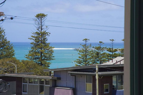Questa E Bella - Accommodation Burleigh 1