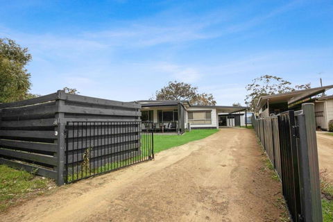 Raymond Island Retreat - Accommodation Burleigh 2