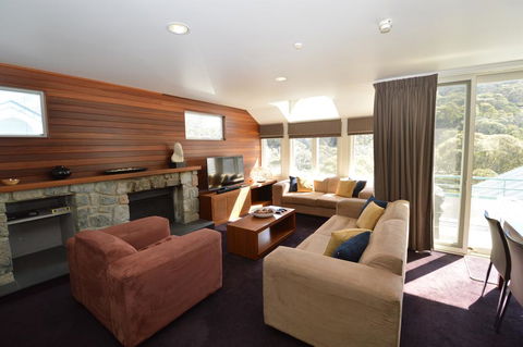 Aspect 2A - Accommodation Burleigh 2