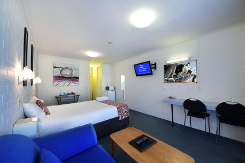 Aspley Motor Inn - Accommodation Burleigh 2