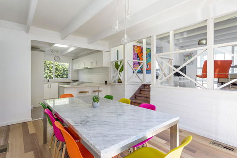 At Agnes Ave: Coastal Views - Accommodation Burleigh 2