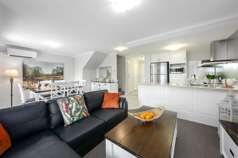 At Rita's - Accommodation Burleigh 3