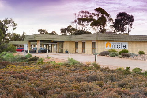 Augusta Budget Motel - Accommodation Burleigh 0