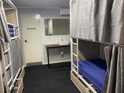 Aussie Dream Hostel - Accommodation Burleigh 2