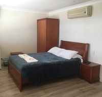 Aussie Hotel  Motel - Accommodation Burleigh