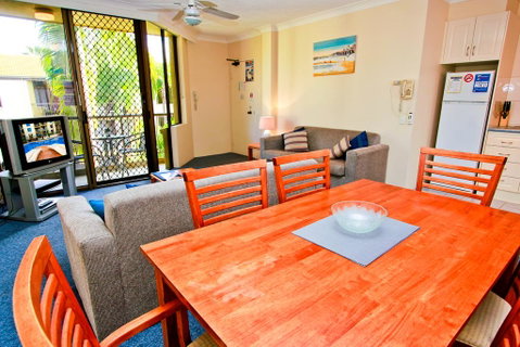 Aussie Resort - Accommodation Burleigh 2