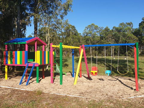 Australian Motor Homes Tourist Park - Accommodation Burleigh 2