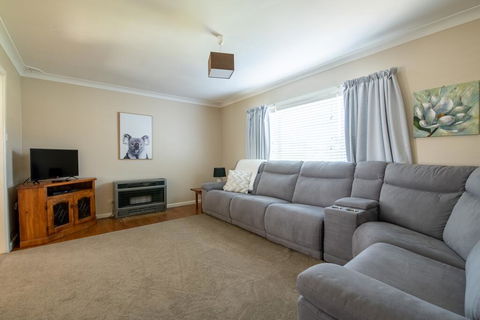 Autumn St - Trendy East Orange - Near CBD - Accommodation Burleigh 2