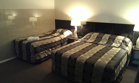 Avalon Motel - Accommodation Burleigh 0
