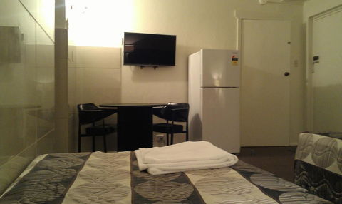 Avalon Motel - Accommodation Burleigh 3