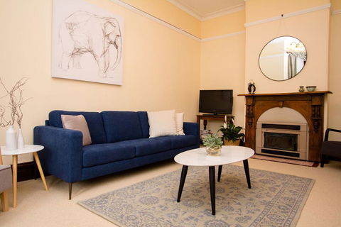 Avoca House - Circa 1900 Gorgeous Federation Home - Accommodation Burleigh 3